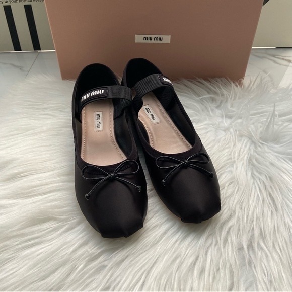 Miu Miu Black Women's Ballet Flats - Picture 5 of 8